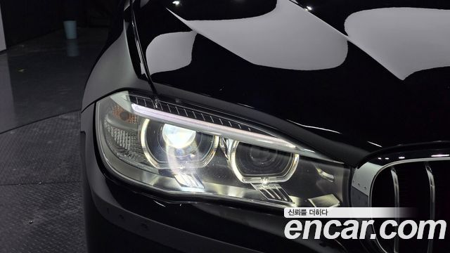 BMW X5 2018 — photo 8
