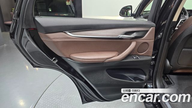 BMW X5 2018 — photo 15