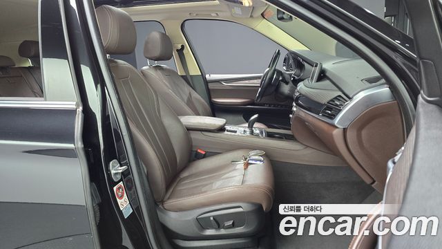 BMW X5 2018 — photo 16