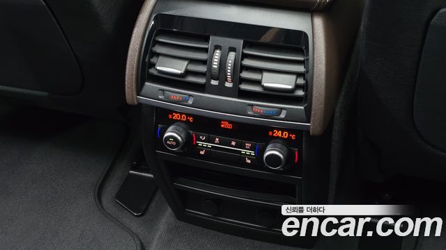 BMW X5 2018 — photo 29