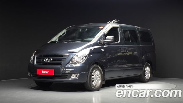 Hyundai Starex 2017 — photo 1