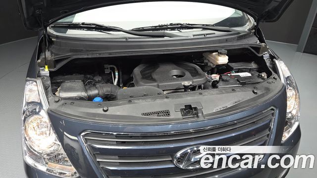 Hyundai Starex 2017 — photo 6