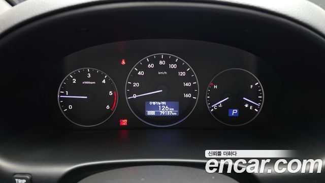 Hyundai Starex 2017 — photo 11