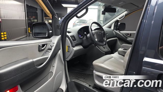 Hyundai Starex 2017 — photo 13