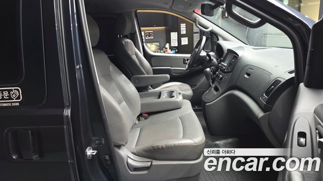Hyundai Starex 2017 — photo 17