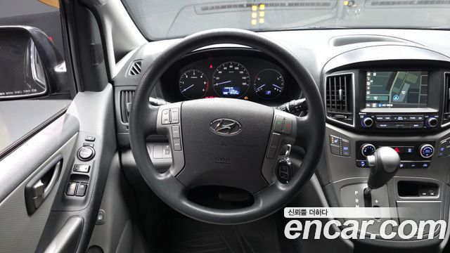 Hyundai Starex 2017 — photo 19