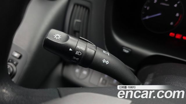 Hyundai Starex 2017 — photo 25