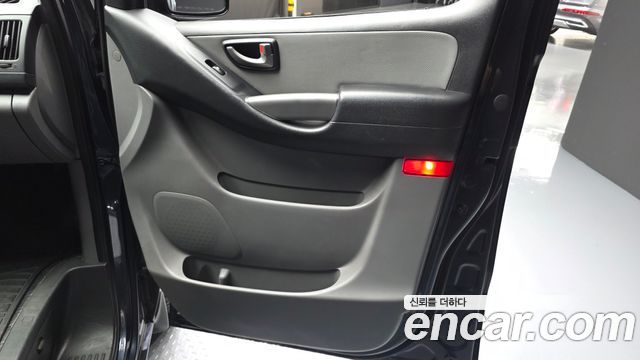 Hyundai Starex 2017 — photo 14