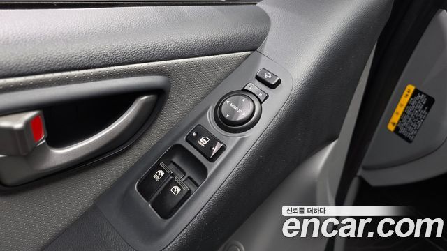 Hyundai Starex 2017 — photo 31