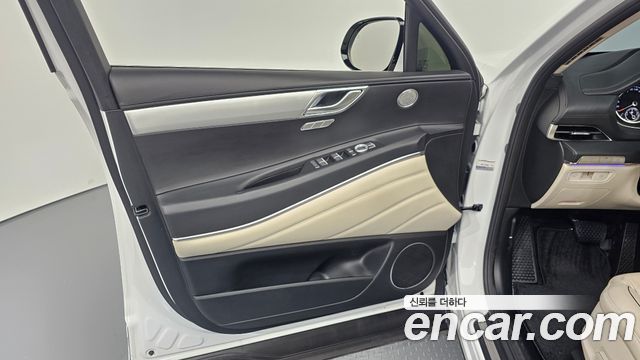 Genesis GV80 2023 — photo 14