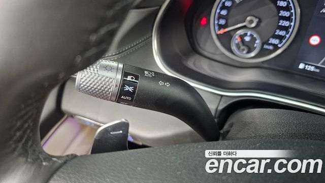 Genesis GV80 2023 — photo 29