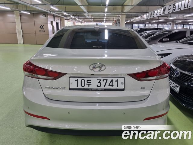 Hyundai AVANTE 2018 — photo 4