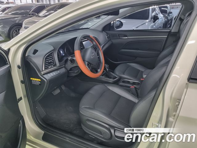 Hyundai AVANTE 2018 — photo 7