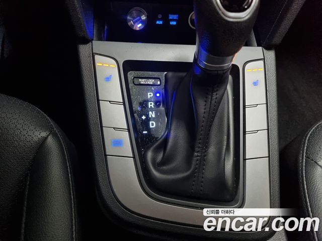 Hyundai AVANTE 2018 — photo 9