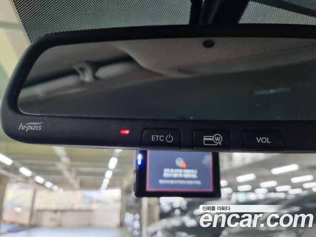 Hyundai AVANTE 2018 — photo 13