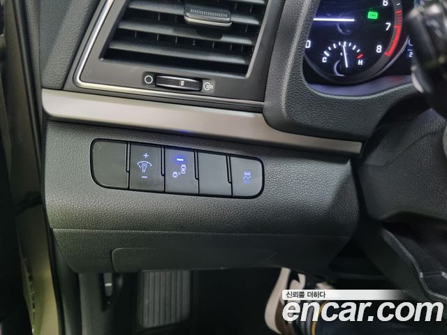 Hyundai AVANTE 2018 — photo 15