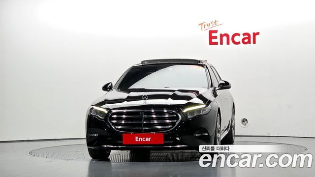Mercedes-Benz E-Class 2024 — photo 3