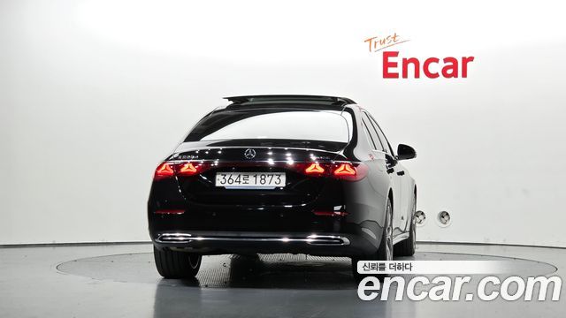 Mercedes-Benz E-Class 2024 — photo 4