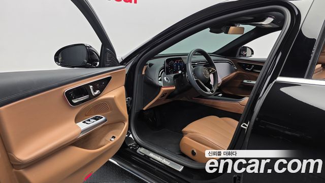 Mercedes-Benz E-Class 2024 — photo 13