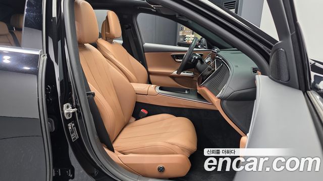 Mercedes-Benz E-Class 2024 — photo 17