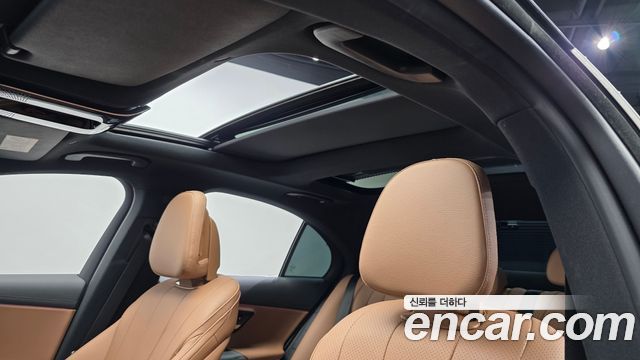 Mercedes-Benz E-Class 2024 — photo 25