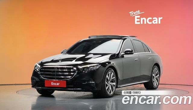 Mercedes-Benz E-Class 2024 — photo 1
