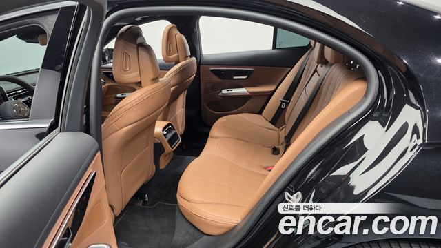 Mercedes-Benz E-Class 2024 — photo 16