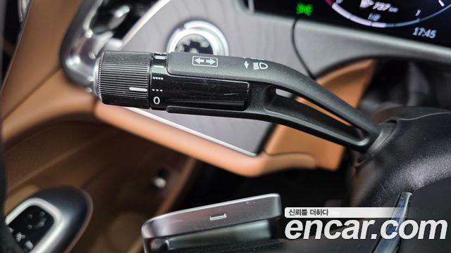 Mercedes-Benz E-Class 2024 — photo 29