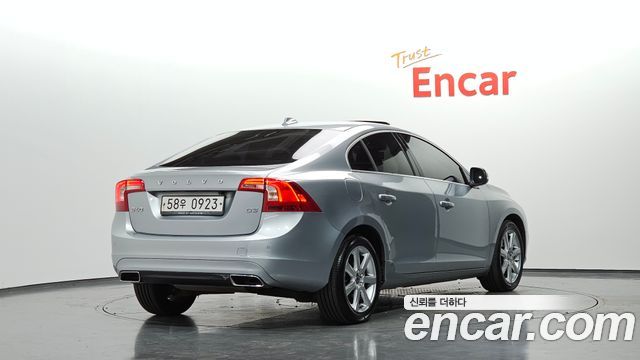 Volvo S60 2016 — photo 2
