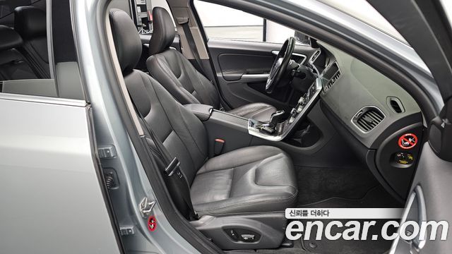 Volvo S60 2016 — photo 10