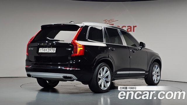 Volvo XC90 2017 — photo 2