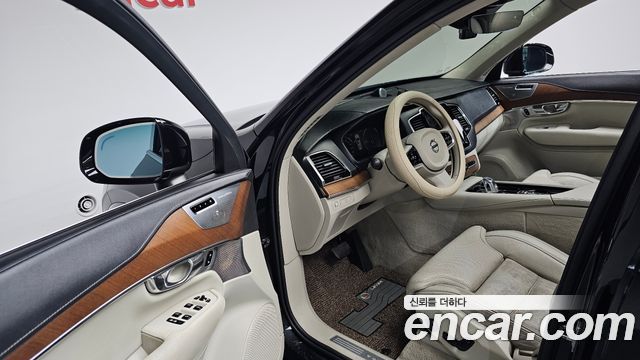 Volvo XC90 2017 — photo 10