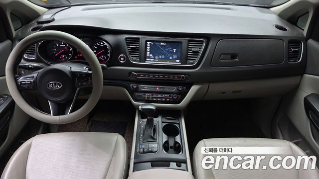 Kia Canival 2017 — photo 10