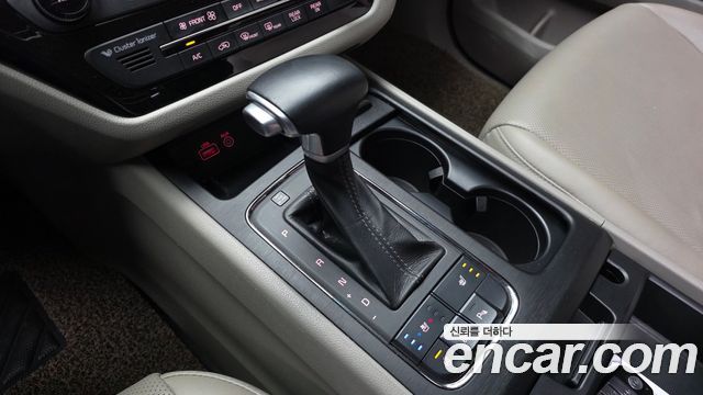 Kia Canival 2017 — photo 12