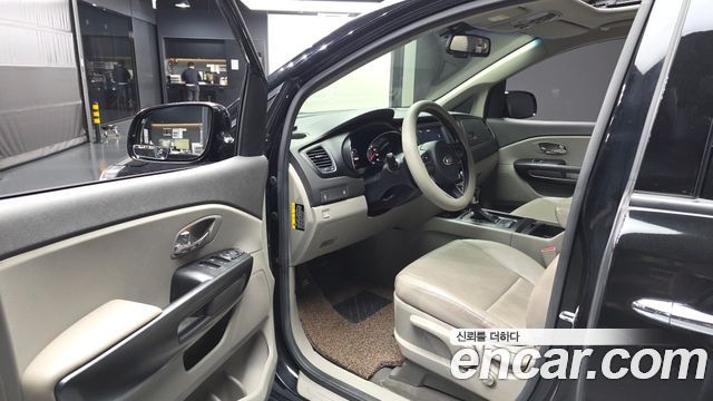 Kia Canival 2017 — photo 13