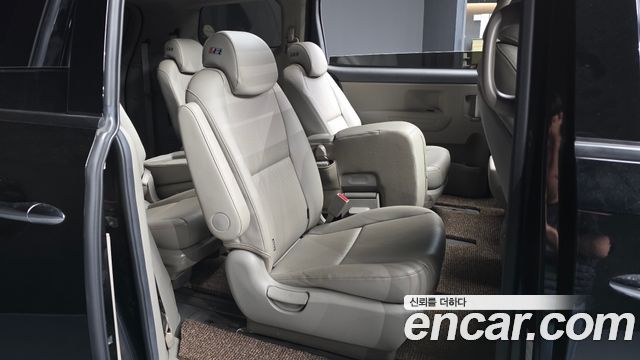 Kia Canival 2017 — photo 18