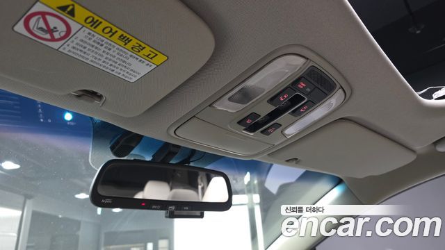 Kia Canival 2017 — photo 24