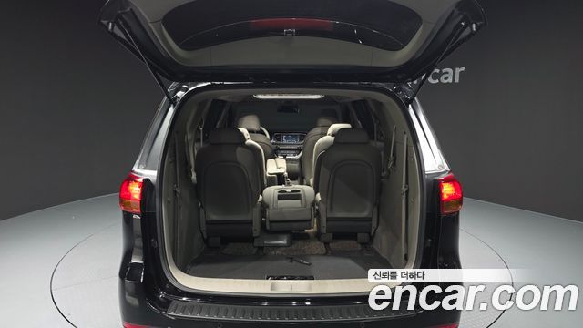 Kia Canival 2017 — photo 26