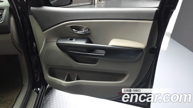 Kia Canival 2017 — photo 15