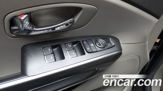 Kia Canival 2017 — photo 31