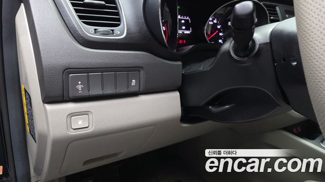 Kia Canival 2017 — photo 32