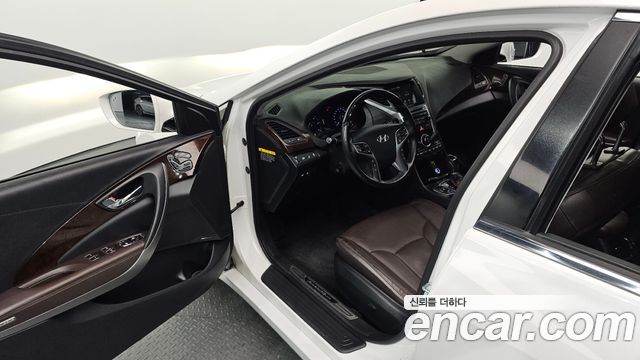 Hyundai Grandeur 2015 — photo 17