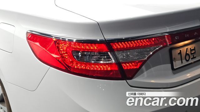 Hyundai Grandeur 2015 — photo 9