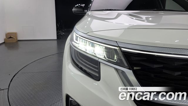 Kia Seltos 2023 — photo 8