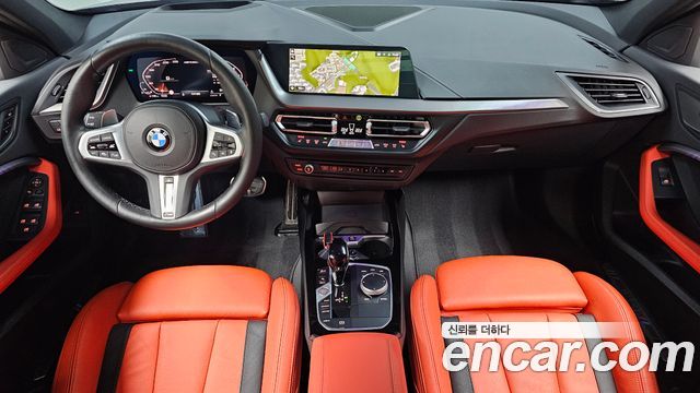 BMW 1-Series 2023 — photo 10