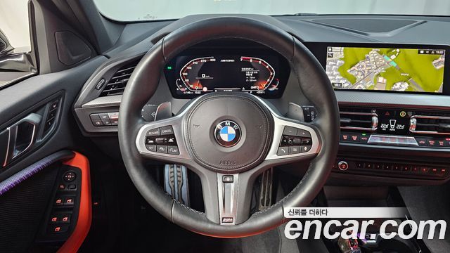 BMW 1-Series 2023 — photo 19