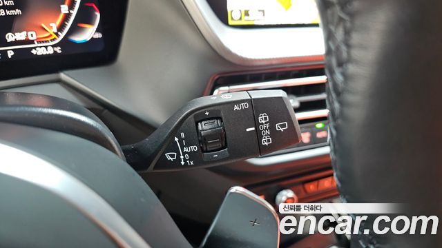 BMW 1-Series 2023 — photo 27