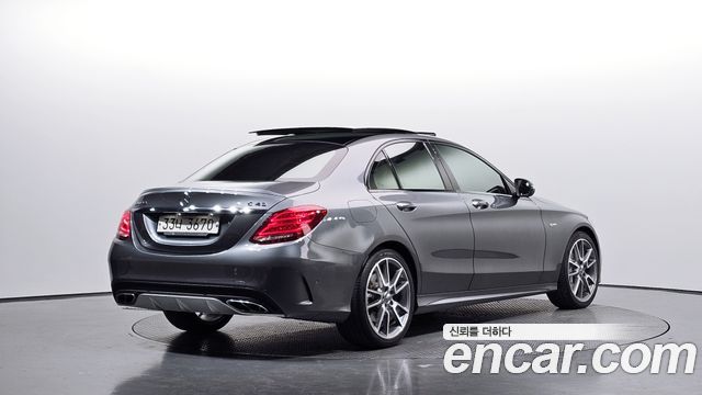 Mercedes-Benz C-Class 2017 — photo 2