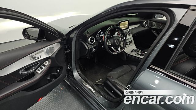 Mercedes-Benz C-Class 2017 — photo 17