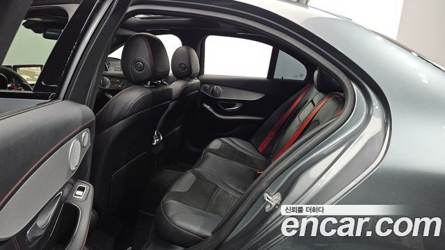 Mercedes-Benz C-Class 2017 — photo 18